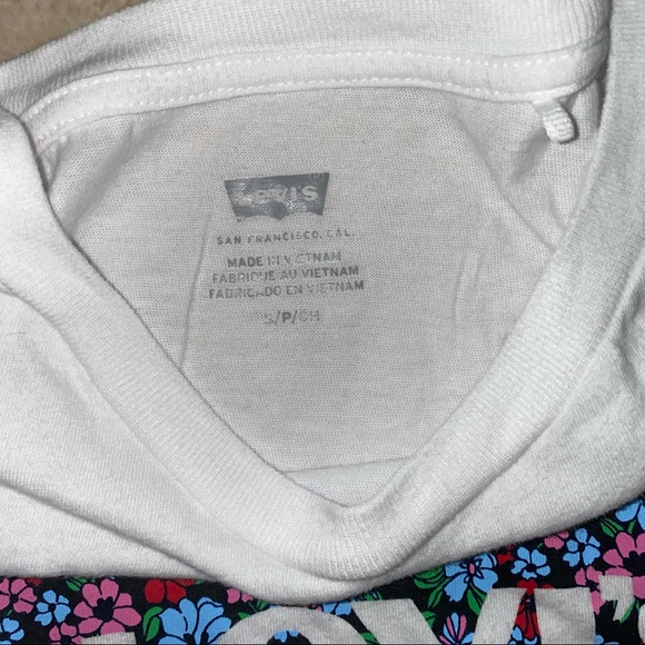 Levi's T-Shirt - Picture 3 of 4